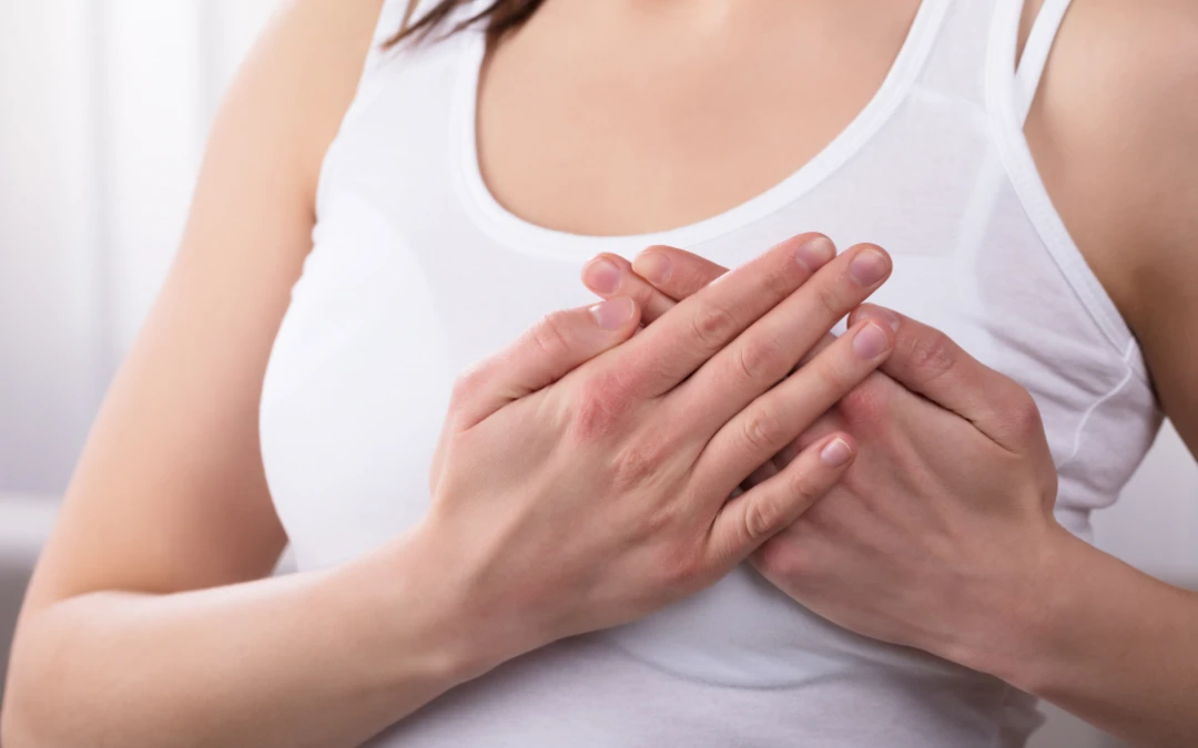 Cómo Prevenir la Contractura Capsular Después de un Aumento de Senos - Portada