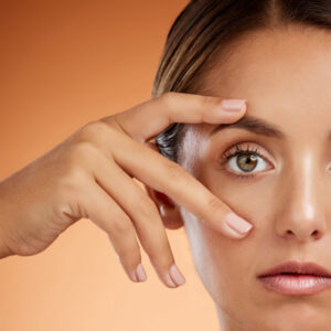 ¿La blefaroplastia agranda los ojos?
